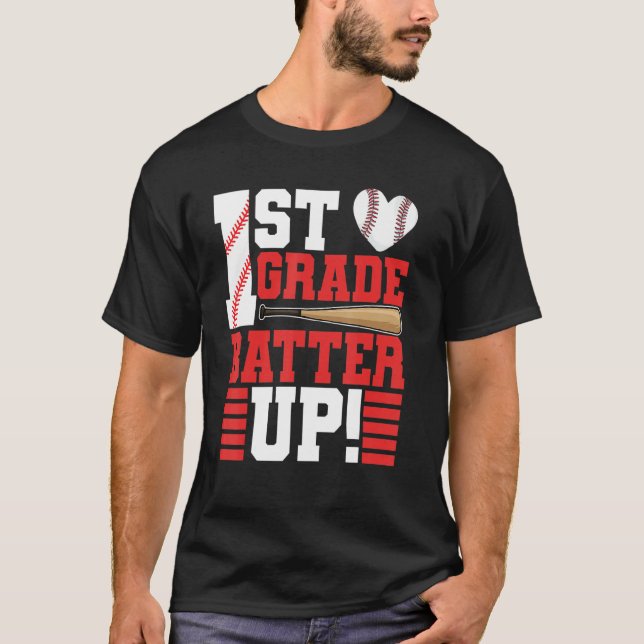 Camiseta Back To School 1st Grade Batter Up Baseball First  (Frente)