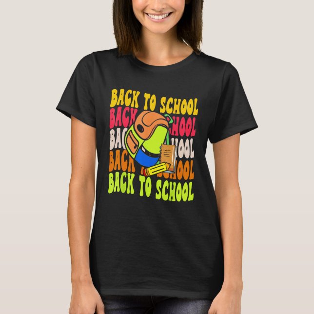 Camiseta Back To School Happy First Day Of School Groovy Te (Frente)