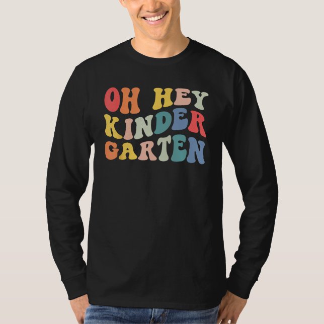 Camiseta Back to School Kindergarten Garten Groovy Teacher  (Frente)