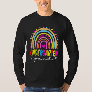 Camiseta Back To School  Kindergarten Squad Rainbow Teacher