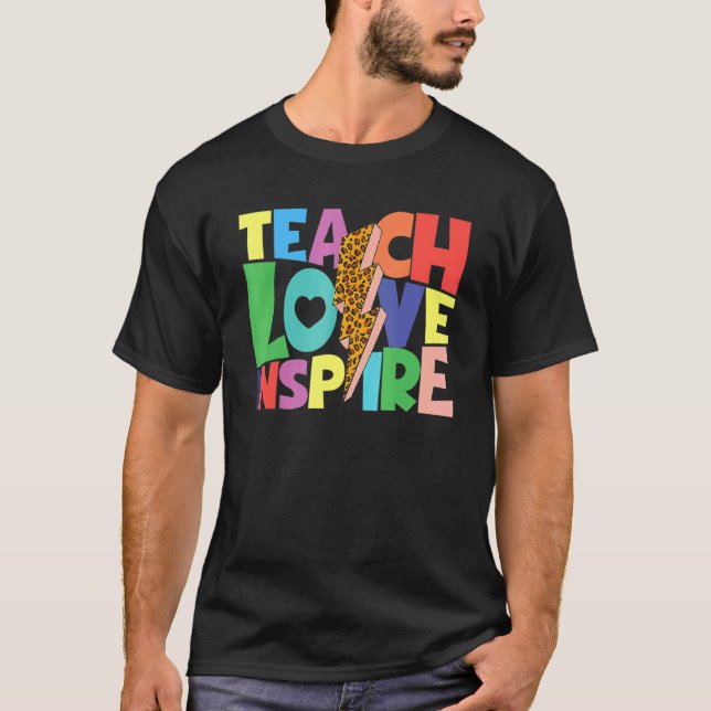 Camiseta Back To School Teach Love Inspire Teachers Leopard (Frente)