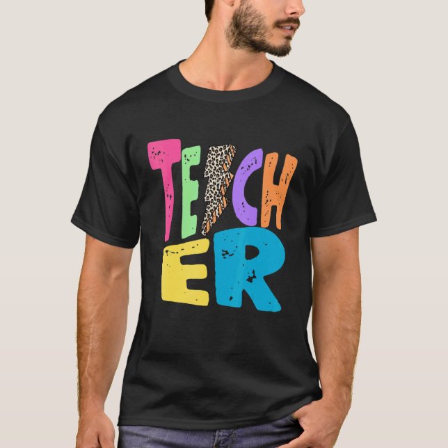 Camiseta Back To School Teacher Leopard Thunder Motivationa (Frente)