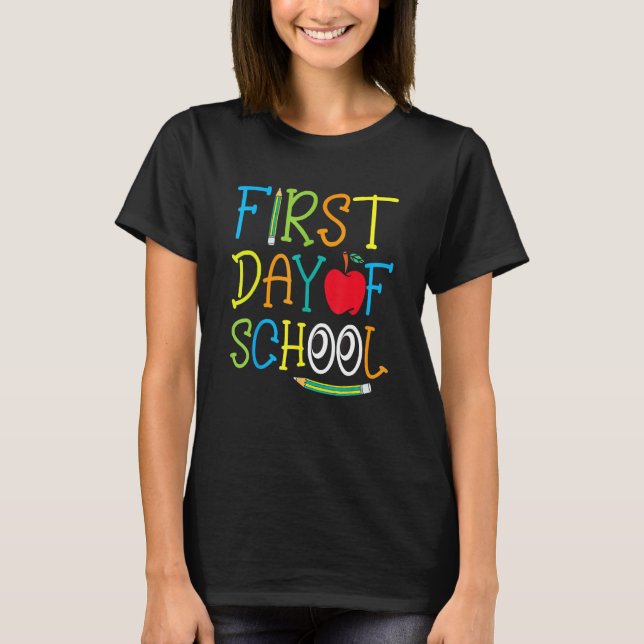 Camiseta Back To School Teacher Student Happy First Day Of  (Frente)