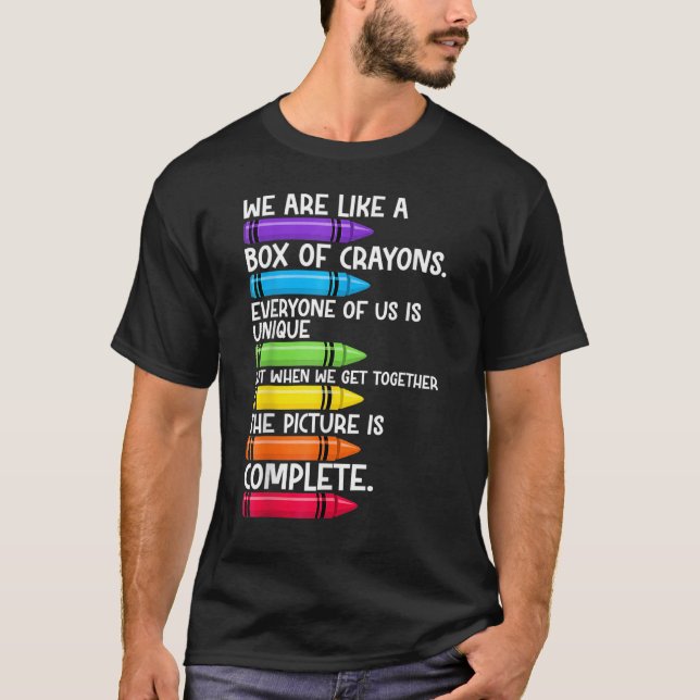 Camiseta Back To School Teacher We Are Like A Box Of Crayon (Frente)