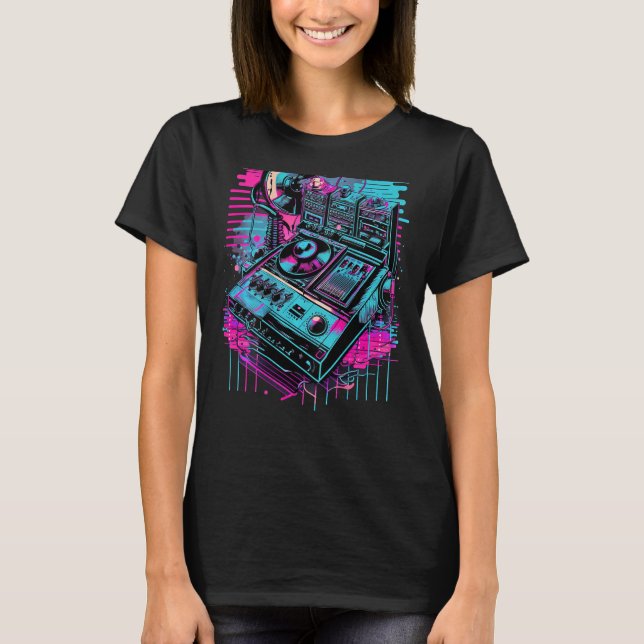 Camiseta Backprint Retrowave DJ Techno Futuresynth Synthwav (Frente)