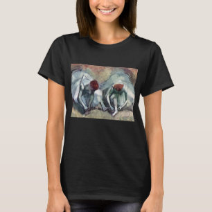 Camiseta Bailarinas Amarrando os Seus Sapatos por Edgar Deg