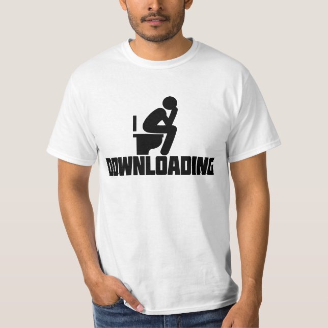 Camiseta Baixando - Banheiro Engraçado Fazendo Cocô  (Frente)
