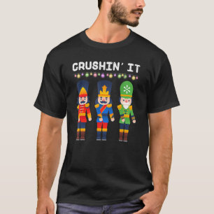 Camiseta Balança de Natal com Foguete de Nutcracker