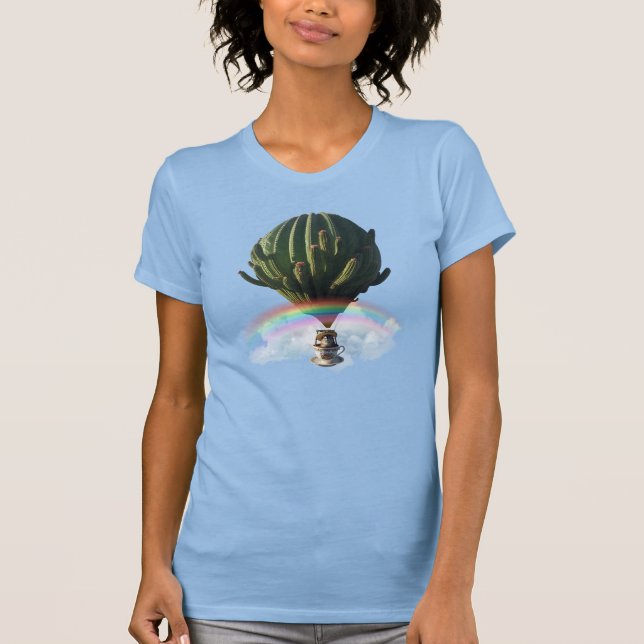 Camiseta Balão de Ar Quente de Gato Surreal com Cactus e Ra (Frente)