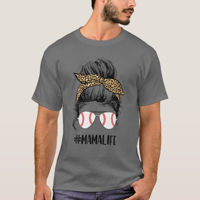 Camiseta Ball Mama Life Messy Bun Leopard Teeball Mama Soft (Frente)
