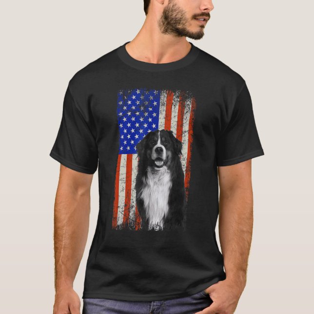 Camiseta Bandeira Americana Bernese Mountain Dog Pai Mãe Pu (Frente)