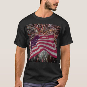 Camiseta Bandeira americana e fogos-de-artifício