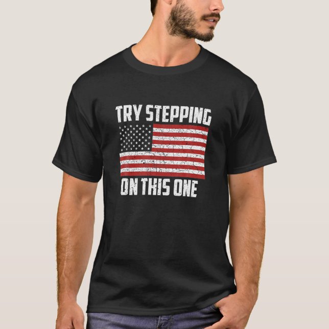 Camiseta Bandeira Americana Tenta Espalhar-Se Neste Patriot (Frente)