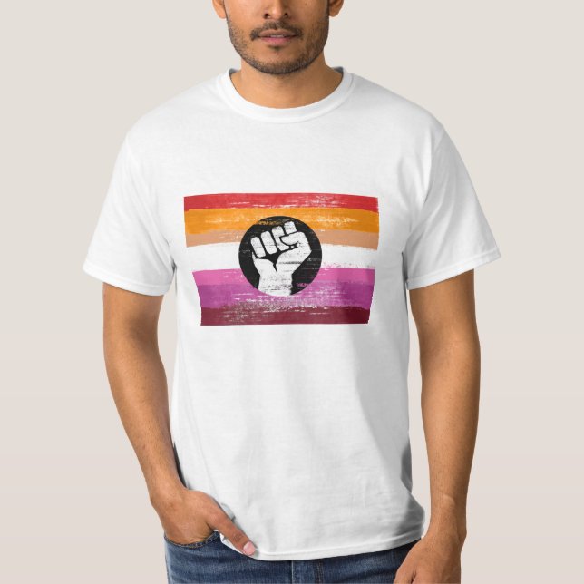 Camiseta Bandeira de Protesto Pintada Lésbica (Frente)
