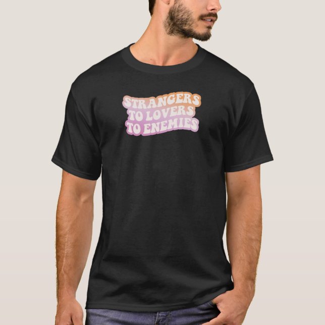 Camiseta Bandeira do Orgulho Lésbico Inimigos Amantes Estra (Frente)