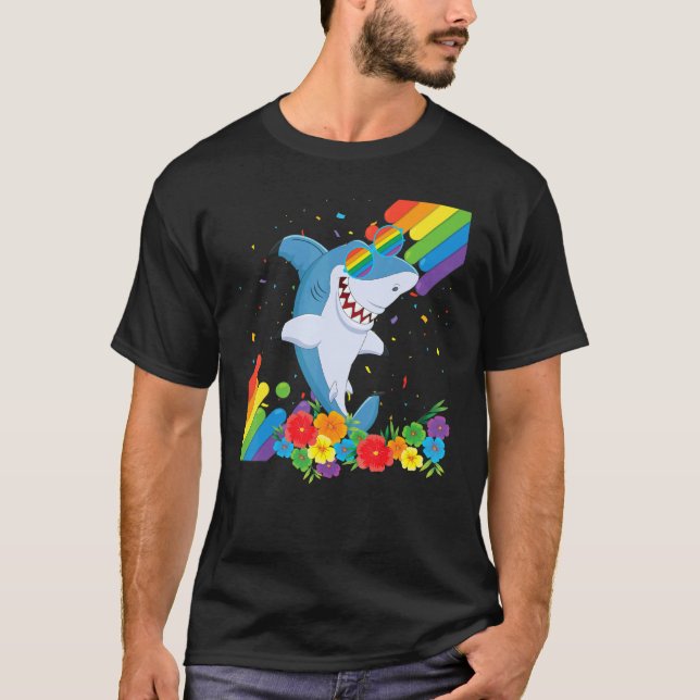 Camiseta Bandeira do Orgulho Lgbt Gay Shark Rainbow Lgbtq L (Frente)