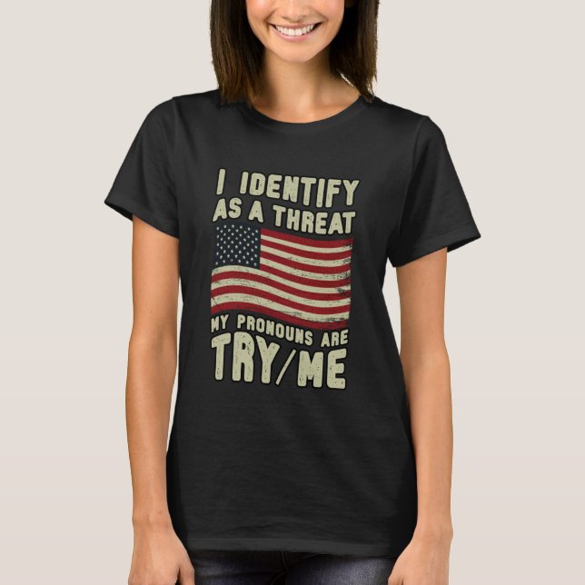 Camiseta Bandeira dos EUA engraçada Identificar-se como Pro (Frente)