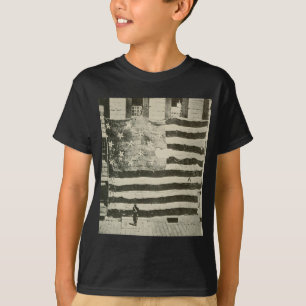 Camiseta Bandeira Estrelada: Bandeira Americana em Exposiçã