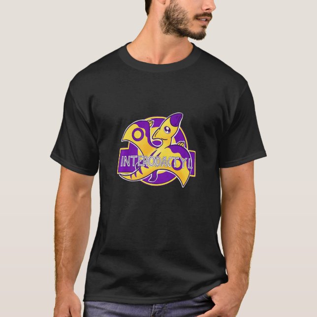 Camiseta Bandeira Interodátil do Mês do Orgulho (Frente)