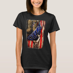 Camiseta Bandeira Retro dos EUA Botas de Combate Antigas Di