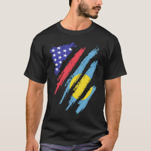 Camiseta Bandeiras de Listras do Coração Crescido Patriota