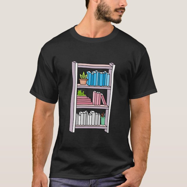 Camiseta Bandeja Transgender Pride Transflag Bookshelf LGBT (Frente)