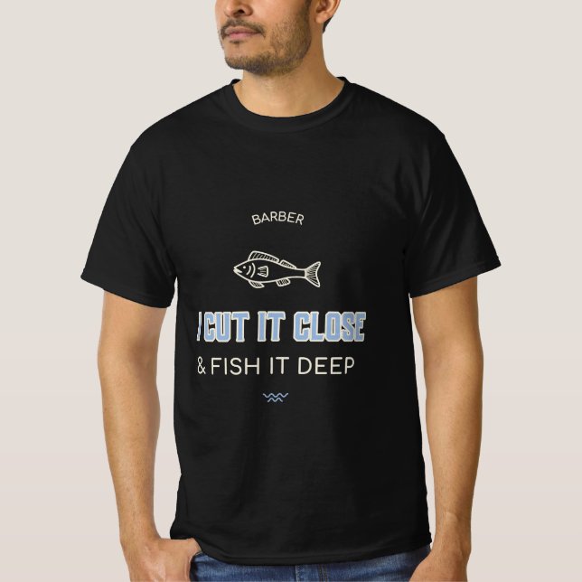 CAMISETA BARBEIRO EU CORTO PERTO & PESCO PROFUNDO (Frente)