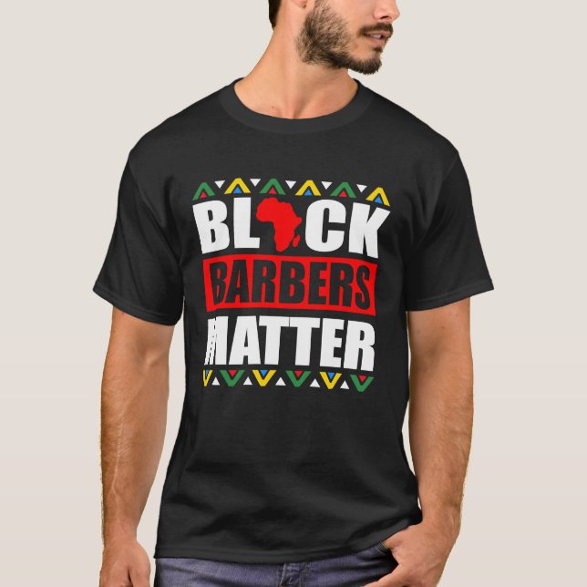 Camiseta Barbeiros Pretos Matam Haircut Hairstylist African (Frente)