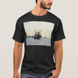 Camiseta Barco de Pesca Paz e Abundância ao Amanhecer