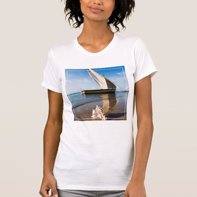 Camiseta Barco de vela e Shell | Mozambique, alojamento de (Frente)