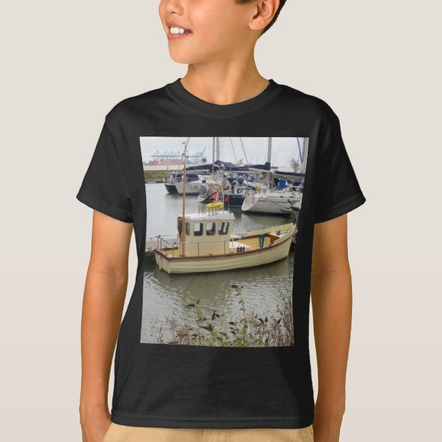 Camiseta Barco Moderno Estilo Tradicional (Frente)