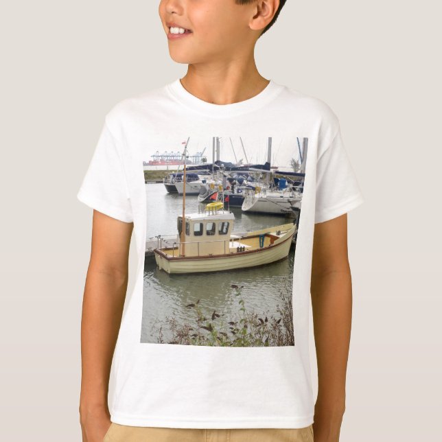 Camiseta Barco Moderno Estilo Tradicional (Frente)
