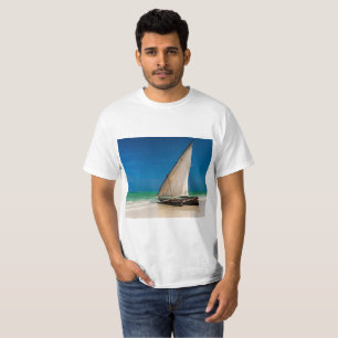 Camiseta Barcos de pesca tradicionais na praia
