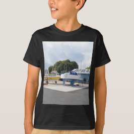 Camiseta Barcos Em Terra
