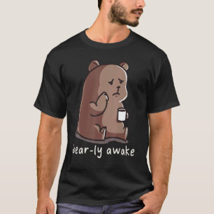Camiseta Barly Awake Sleepy Bear Café