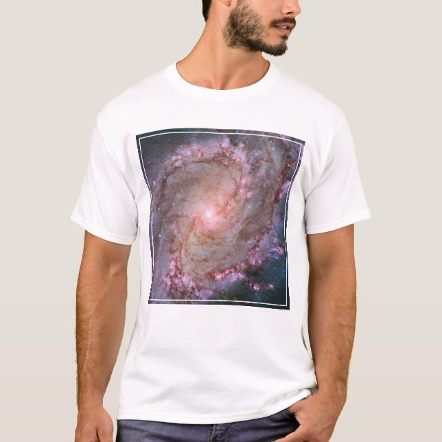 Camiseta Barred Spiral Galaxy Messier 83. (Frente)
