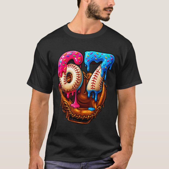 Camiseta Baseball 67 Six Seven Funny 6 7 Meme Gen Alpha Mem (Frente)