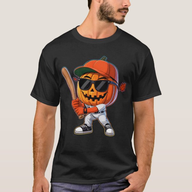 Camiseta Baseball Pumpkin Jack O Lanterna Balançando Bat Ha (Frente)