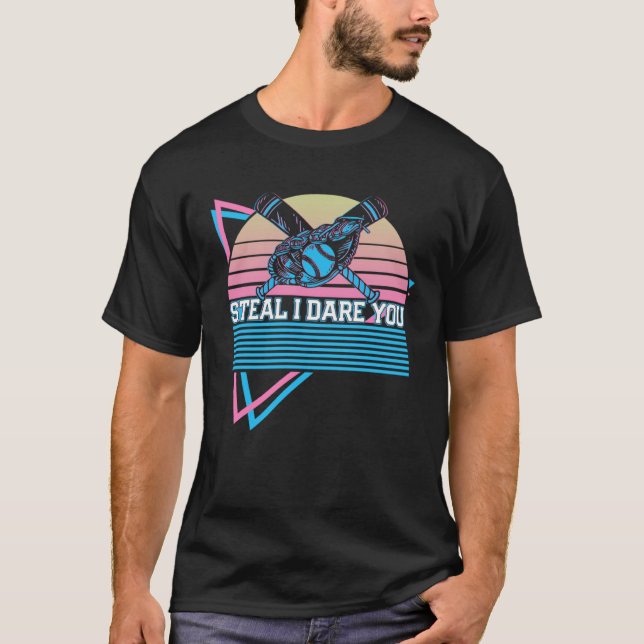 Camiseta Baseball Retro Roubo Eu Desafio Você (Frente)