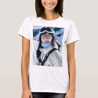 Camiseta básica de uso feminino