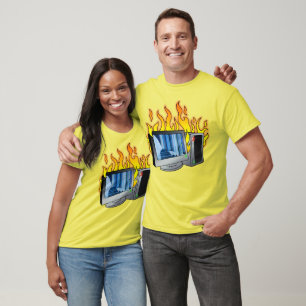 Camiseta Básica dos Homens de Fogo Computador