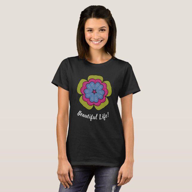 Camiseta Básica Feminina com Gráfico Floral Person (Frente Completa)