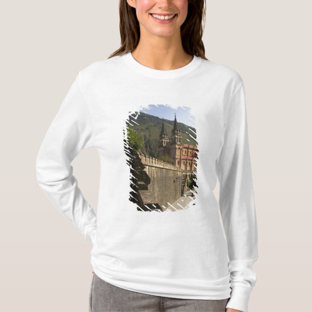 Camiseta Basílica de Covadonga, noroeste da Espanha. (Frente)