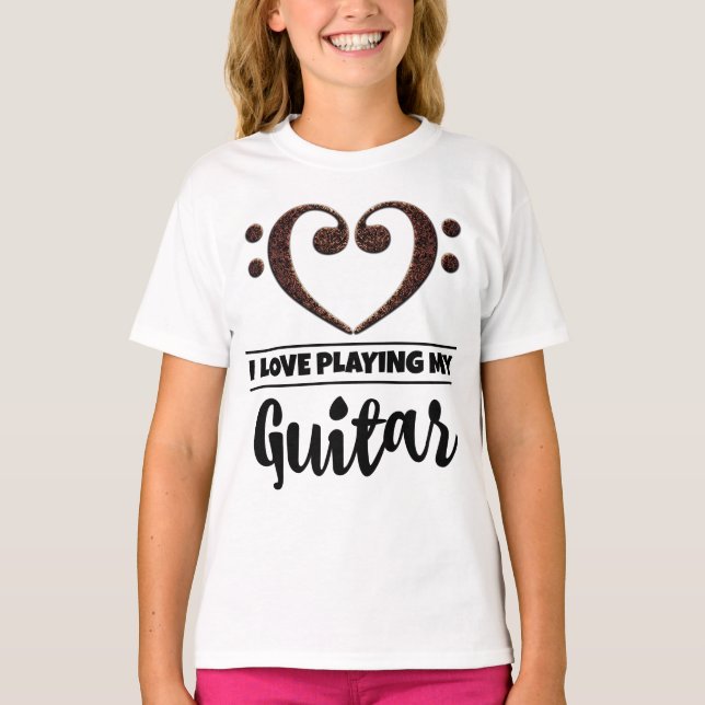 Camiseta Bass Clef Heart Love Tocando Violão (Frente)