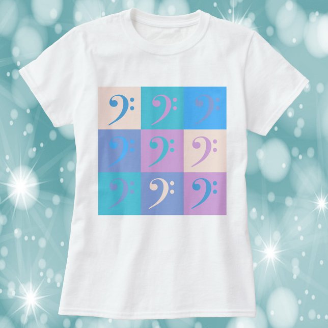 Camiseta Bass Clef Pattern Music Pastel (A tshirt with a pastel pattern of bass clefs.)