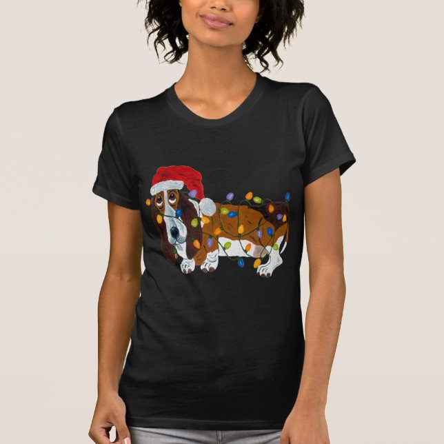 Camiseta Basset Tangled em luzes de Natal (Frente)