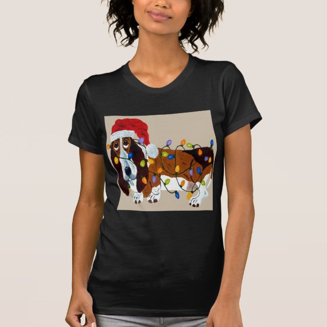 Camiseta Basset Tangled em luzes de Natal (Frente)