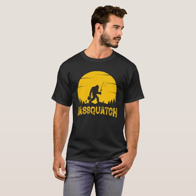 Camiseta Bassquatch Pé Grande Sasquatch Pesca Lua Cheia (Frente Completa)