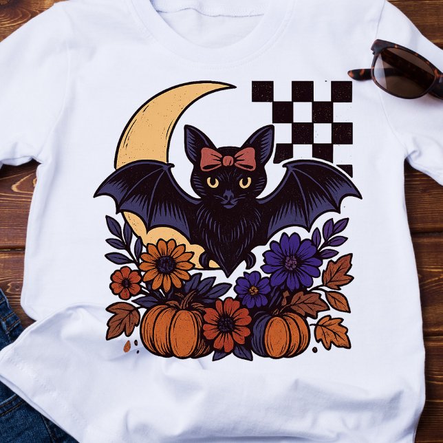 Camiseta Bat De Halloween Com Estética Gótica Da Lua (This retro Halloween bat design captures spooky charm with a gothic twist.)