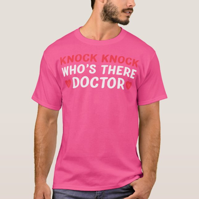 Camiseta Bata Com Quem Está Lá, Dr. T-Shirt (Frente)